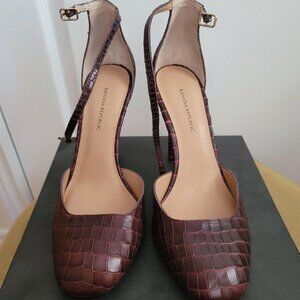 Banana  Republic Burgundy Heels Size 8